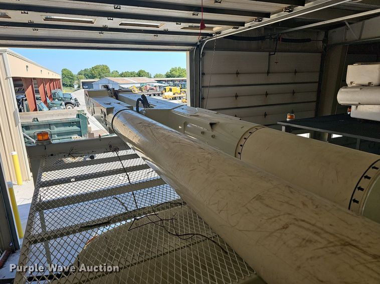 image for item OG9315 2007 International 7400   bucket truck