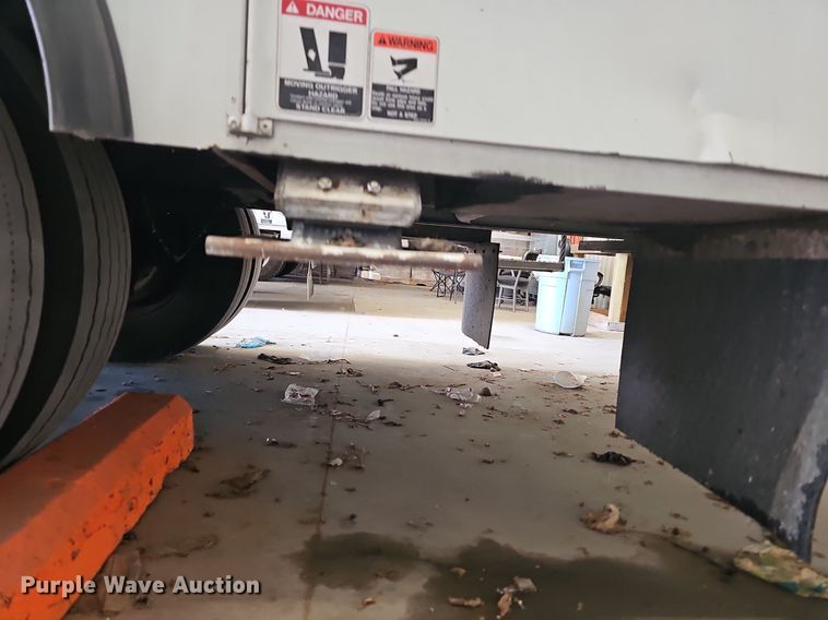 image for item OG9315 2007 International 7400   bucket truck