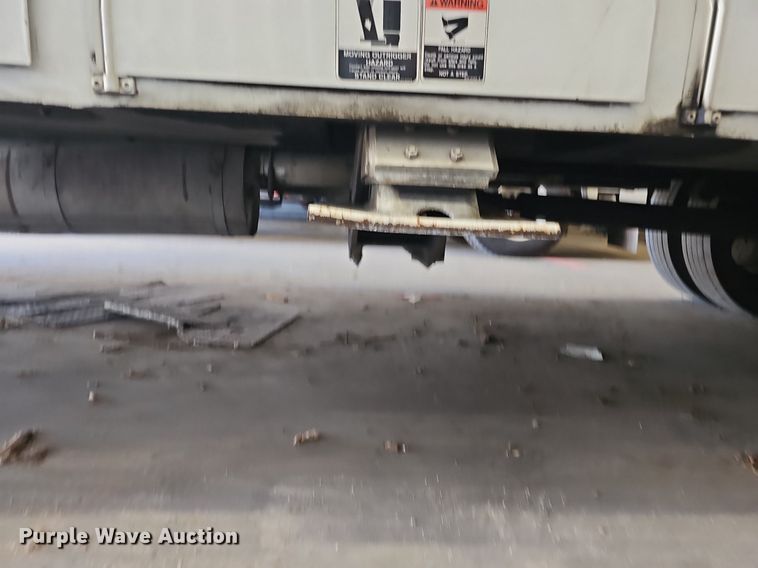 image for item OG9315 2007 International 7400   bucket truck