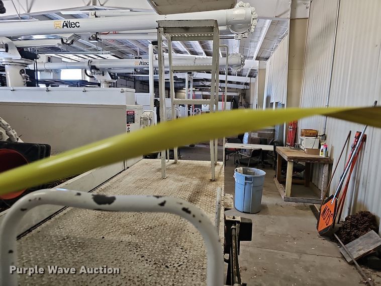 image for item OG9315 2007 International 7400   bucket truck