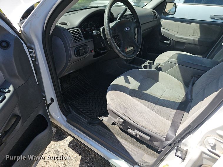 image for item OG9319 2005 Ford Explorer XLT SUV