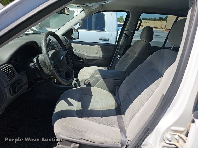 image for item OG9319 2005 Ford Explorer XLT SUV