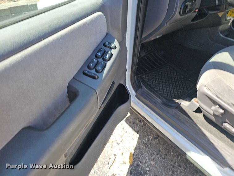 image for item OG9319 2005 Ford Explorer XLT SUV