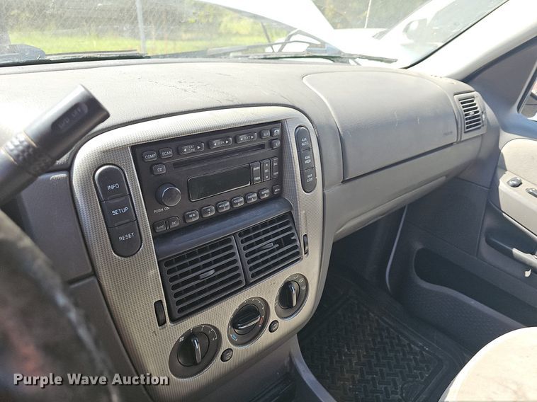 image for item OG9319 2005 Ford Explorer XLT SUV