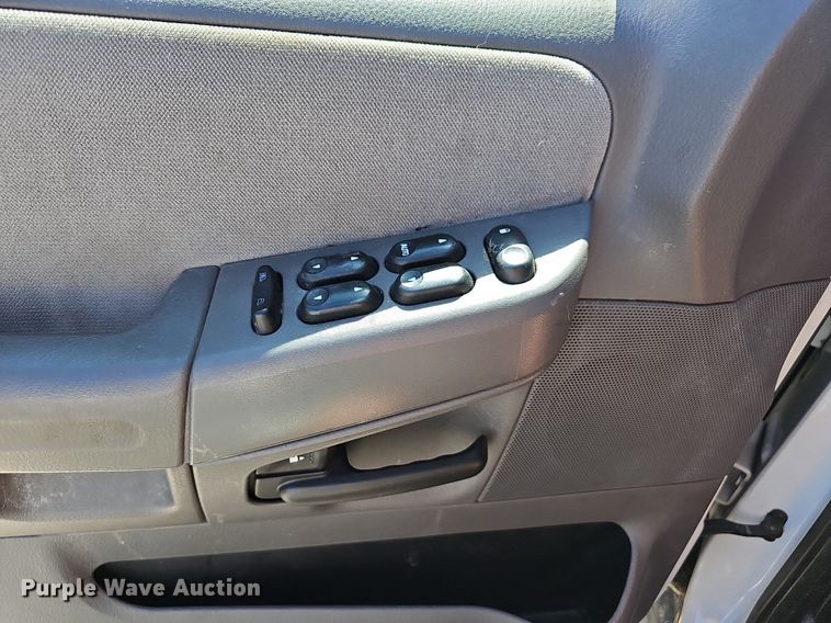 image for item OG9319 2005 Ford Explorer XLT SUV