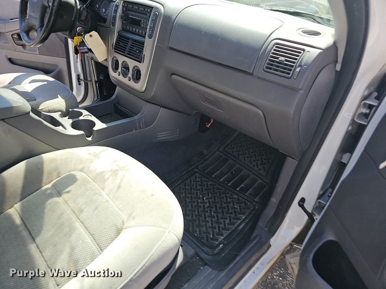 image for item OG9319 2005 Ford Explorer XLT SUV