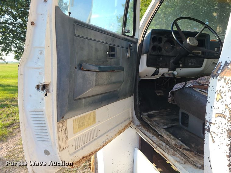 image for item DI3001 1990 GMC C7000  crane truck