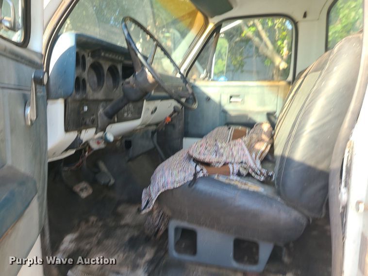 image for item DI3001 1990 GMC C7000  crane truck