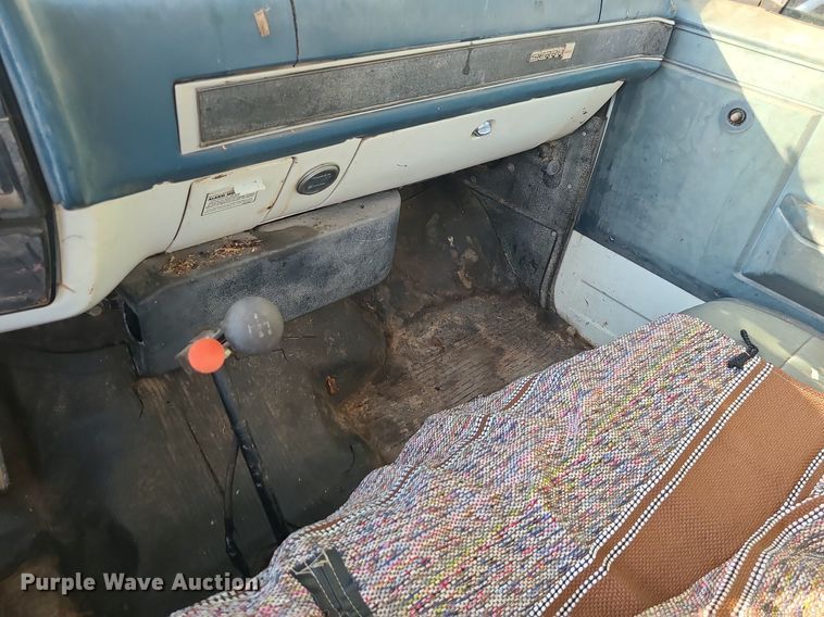 image for item DI3001 1990 GMC C7000  crane truck