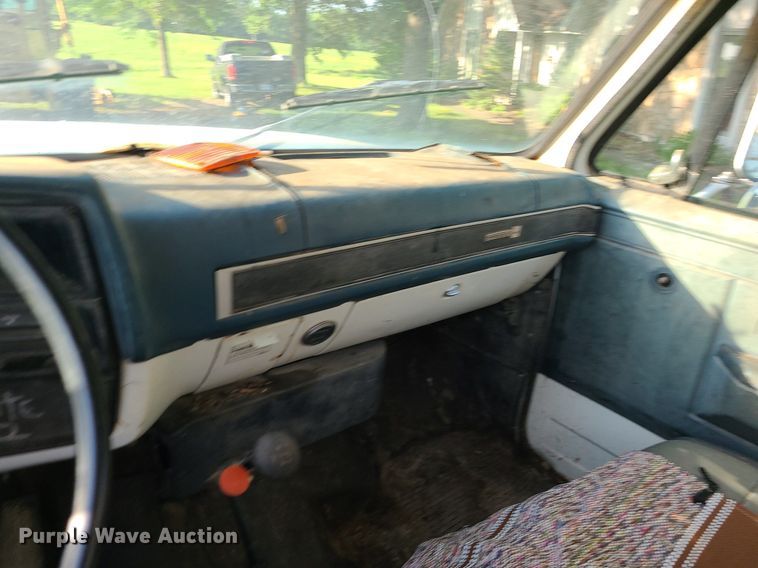 image for item DI3001 1990 GMC C7000  crane truck