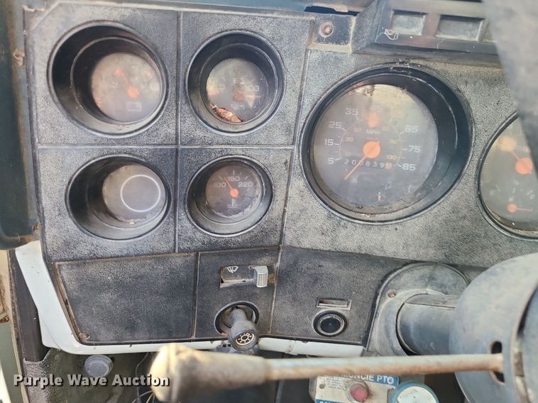 image for item DI3001 1990 GMC C7000  crane truck