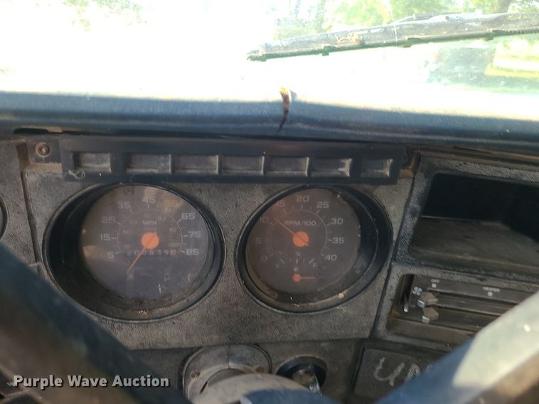 image for item DI3001 1990 GMC C7000  crane truck