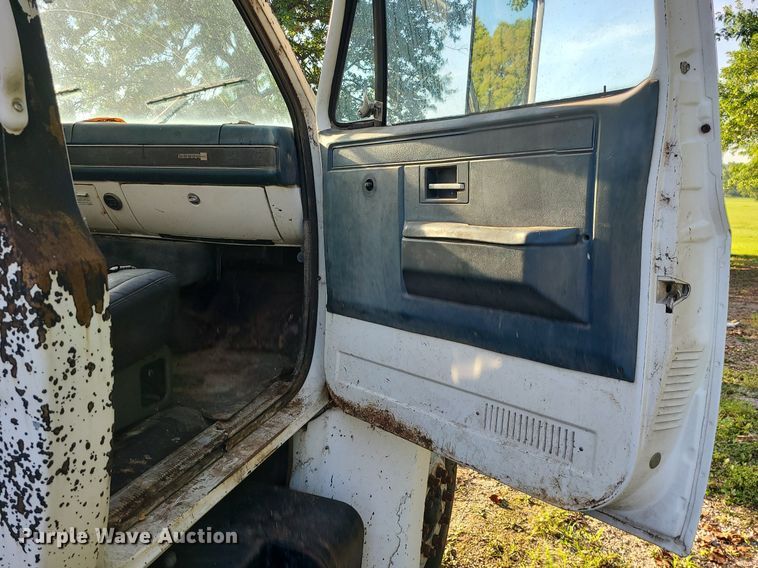 image for item DI3001 1990 GMC C7000  crane truck