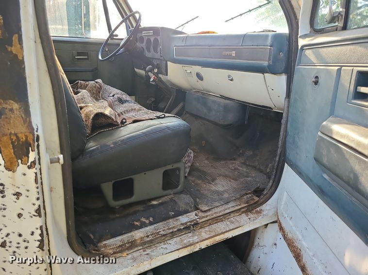 image for item DI3001 1990 GMC C7000  crane truck