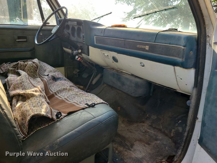 image for item DI3001 1990 GMC C7000  crane truck