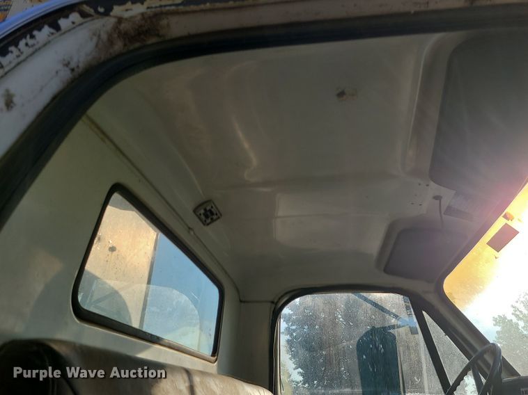 image for item DI3001 1990 GMC C7000  crane truck