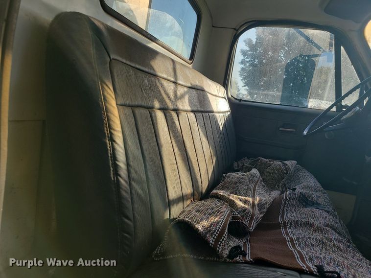 image for item DI3001 1990 GMC C7000  crane truck