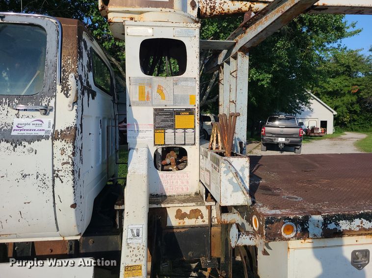 image for item DI3001 1990 GMC C7000  crane truck