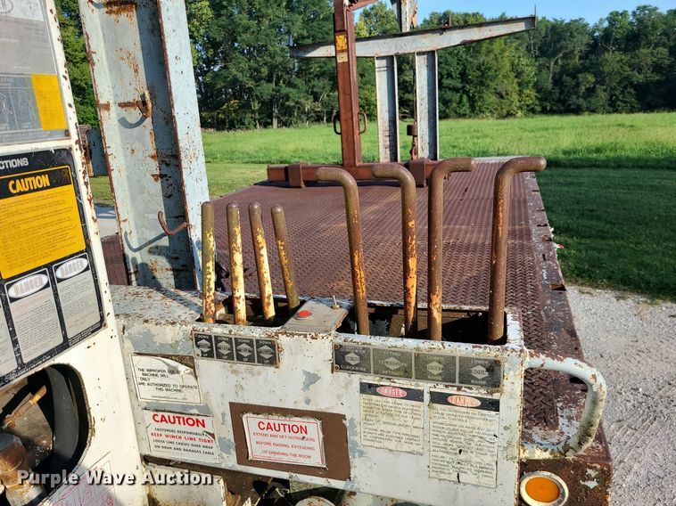 image for item DI3001 1990 GMC C7000  crane truck