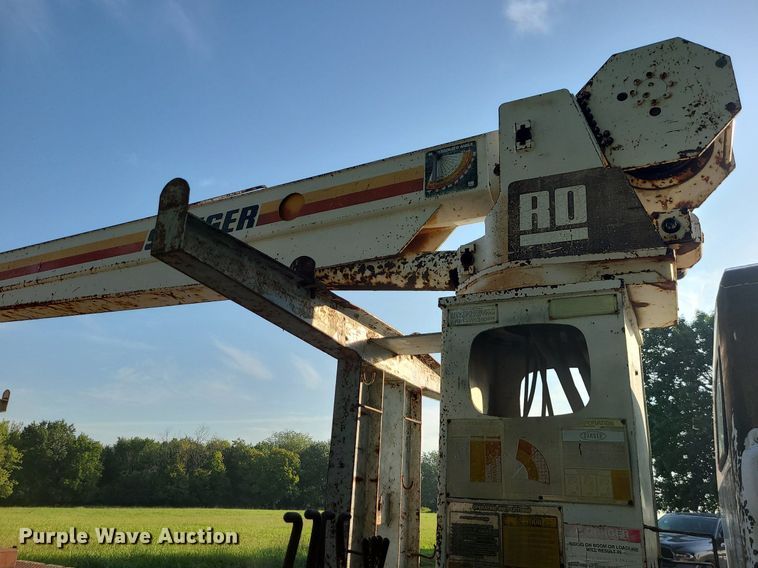 image for item DI3001 1990 GMC C7000  crane truck