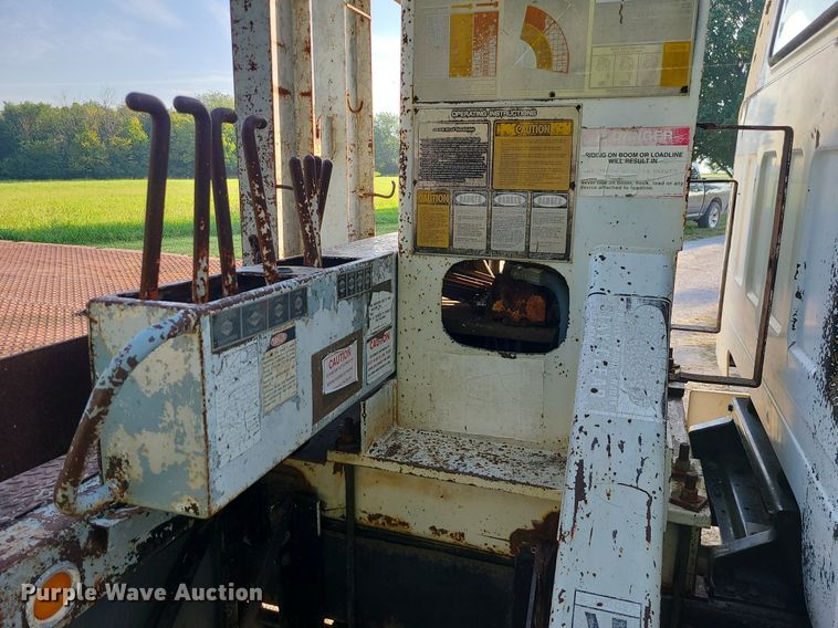 image for item DI3001 1990 GMC C7000  crane truck