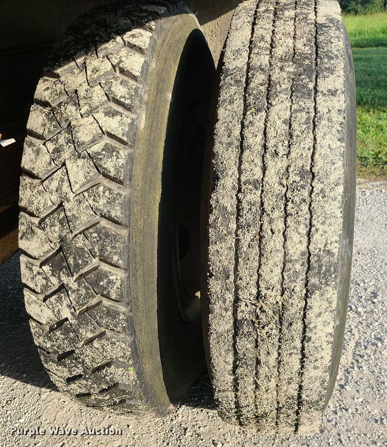 image for item DI3001 1990 GMC C7000  crane truck