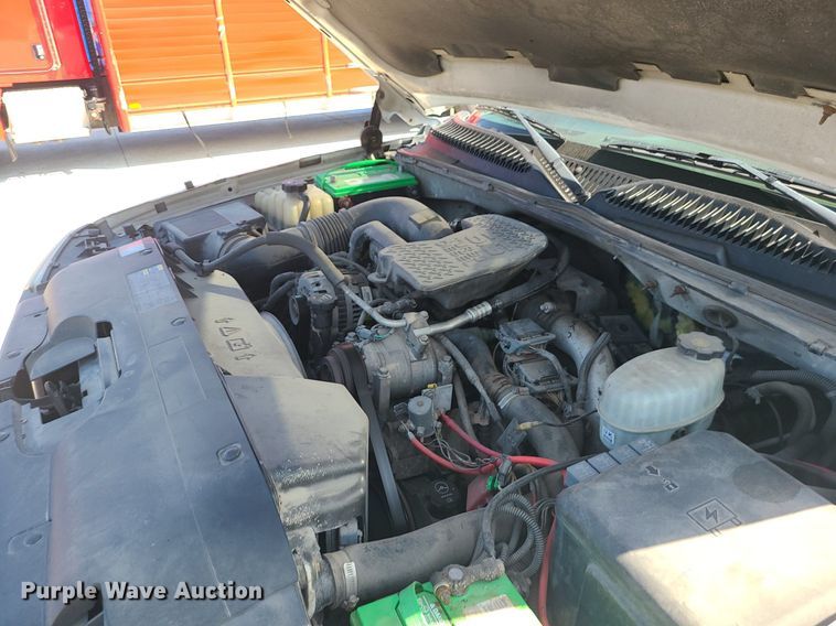 image for item DI3004 2004 Chevrolet Silverado 3500  utility bed pickup truck