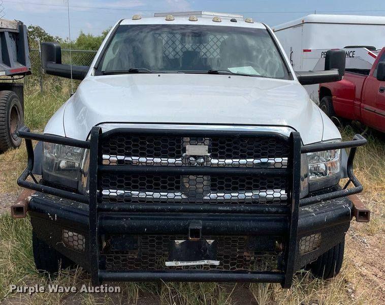 image for item DI8526 2014 Dodge Ram 5500HD  Crew Cab flatbed truck