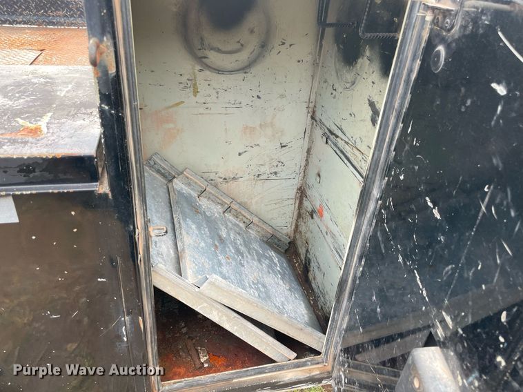 image for item DI8526 2014 Dodge Ram 5500HD  Crew Cab flatbed truck