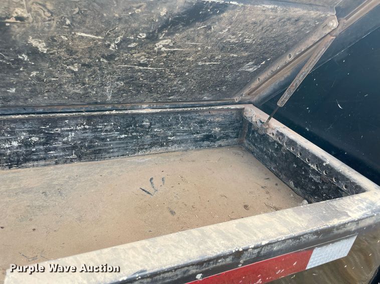 image for item DI8526 2014 Dodge Ram 5500HD  Crew Cab flatbed truck