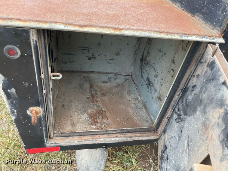 image for item DI8526 2014 Dodge Ram 5500HD  Crew Cab flatbed truck