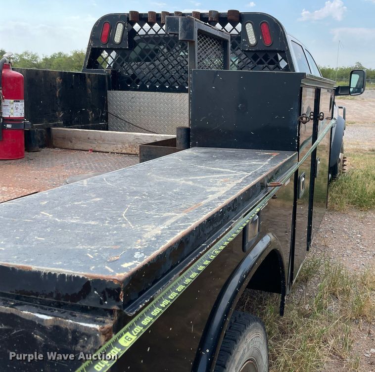 image for item DI8526 2014 Dodge Ram 5500HD  Crew Cab flatbed truck