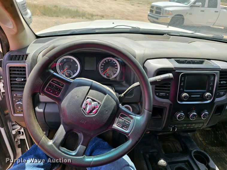 image for item DI8526 2014 Dodge Ram 5500HD  Crew Cab flatbed truck