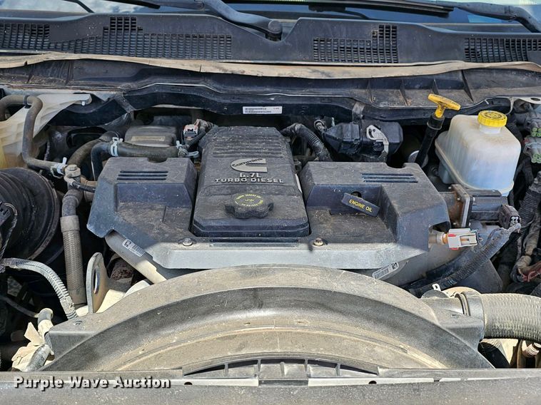 image for item DI8526 2014 Dodge Ram 5500HD  Crew Cab flatbed truck