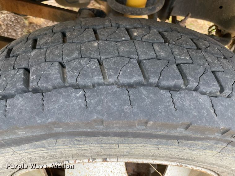 image for item DI8526 2014 Dodge Ram 5500HD  Crew Cab flatbed truck