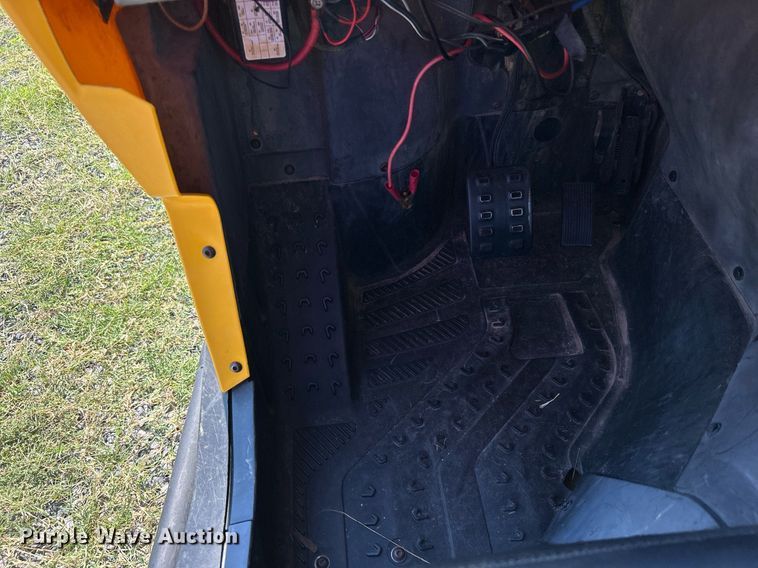 image for item DJ6254 2011 Can Am Commander 1000  utility vehicle