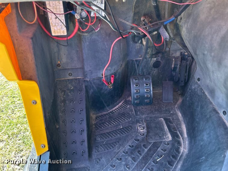 image for item DJ6254 2011 Can Am Commander 1000  utility vehicle