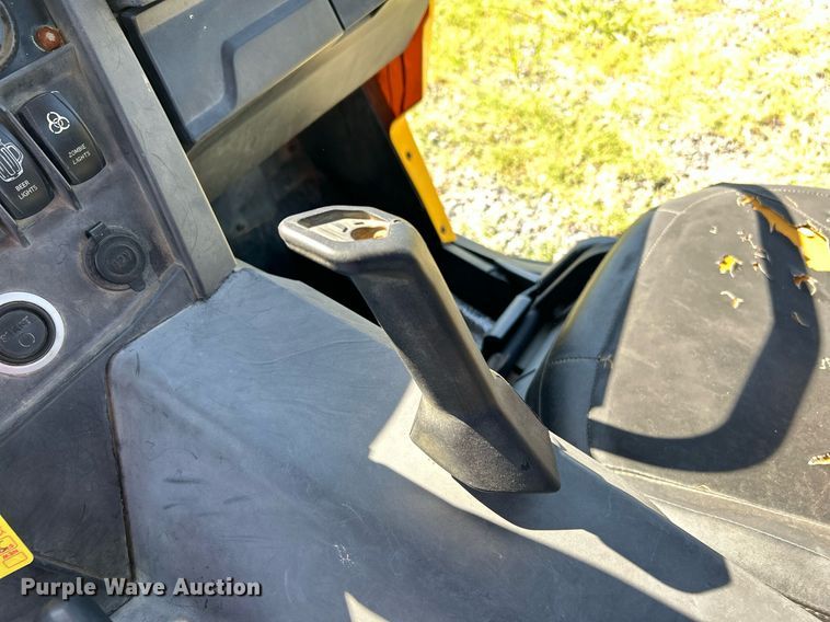 image for item DJ6254 2011 Can Am Commander 1000  utility vehicle