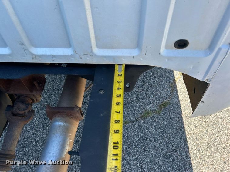 image for item DJ6261 2005  Ford F250 Super Duty  SuperCab pickup truck cab and chassis