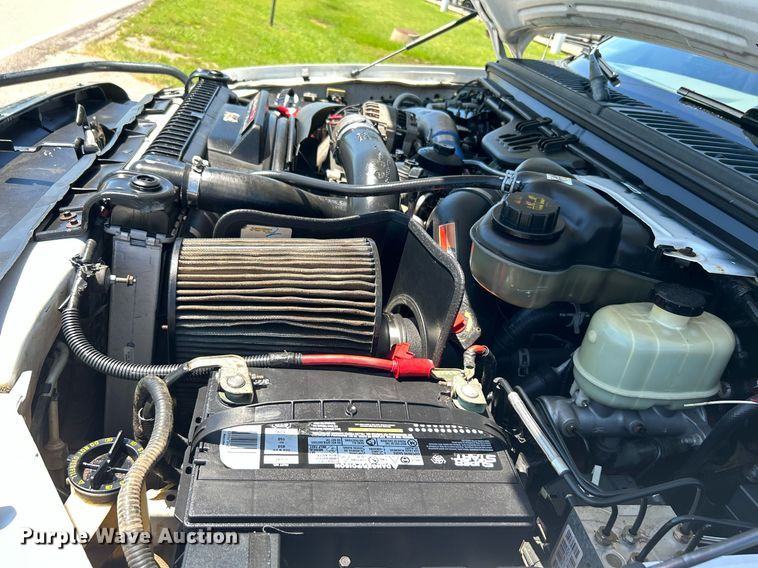 image for item DJ6261 2005  Ford F250 Super Duty  SuperCab pickup truck cab and chassis