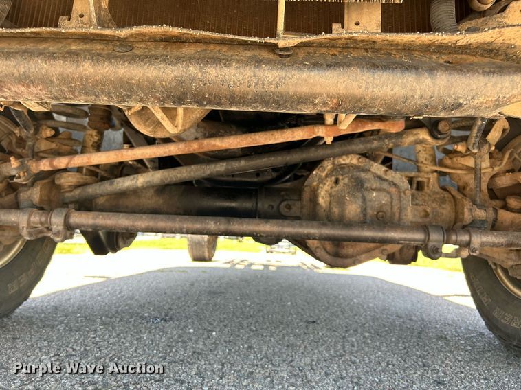 image for item DJ6261 2005  Ford F250 Super Duty  SuperCab pickup truck cab and chassis