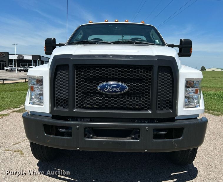 image for item DJ6262 2018  Ford F750 Super Duty  truck cab and chassis