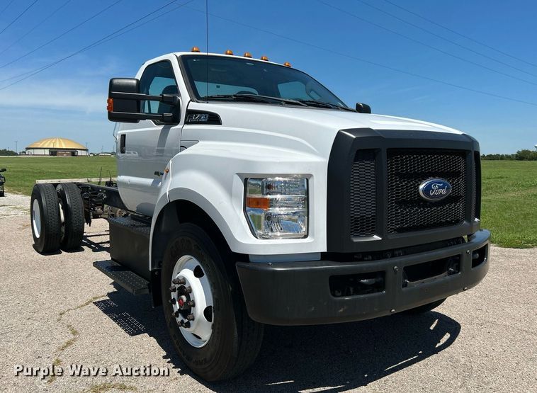 image for item DJ6262 2018  Ford F750 Super Duty  truck cab and chassis