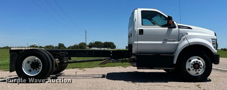 image for item DJ6262 2018  Ford F750 Super Duty  truck cab and chassis