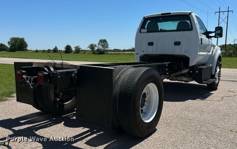 image for item DJ6262 2018  Ford F750 Super Duty  truck cab and chassis