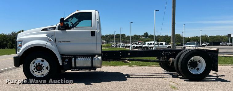 image for item DJ6262 2018  Ford F750 Super Duty  truck cab and chassis