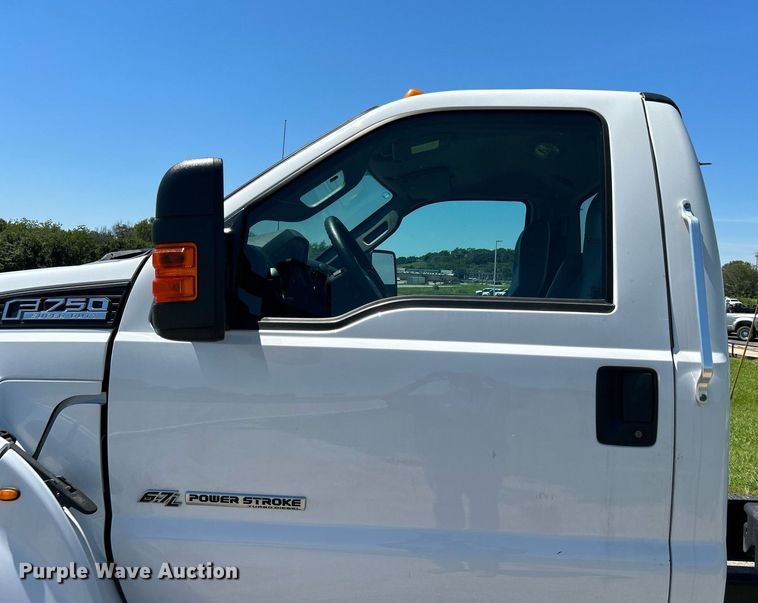 image for item DJ6262 2018  Ford F750 Super Duty  truck cab and chassis