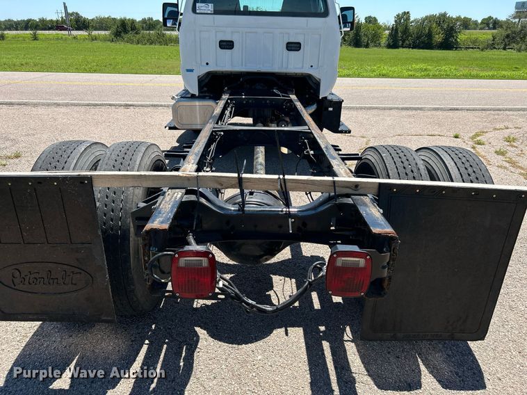 image for item DJ6262 2018  Ford F750 Super Duty  truck cab and chassis