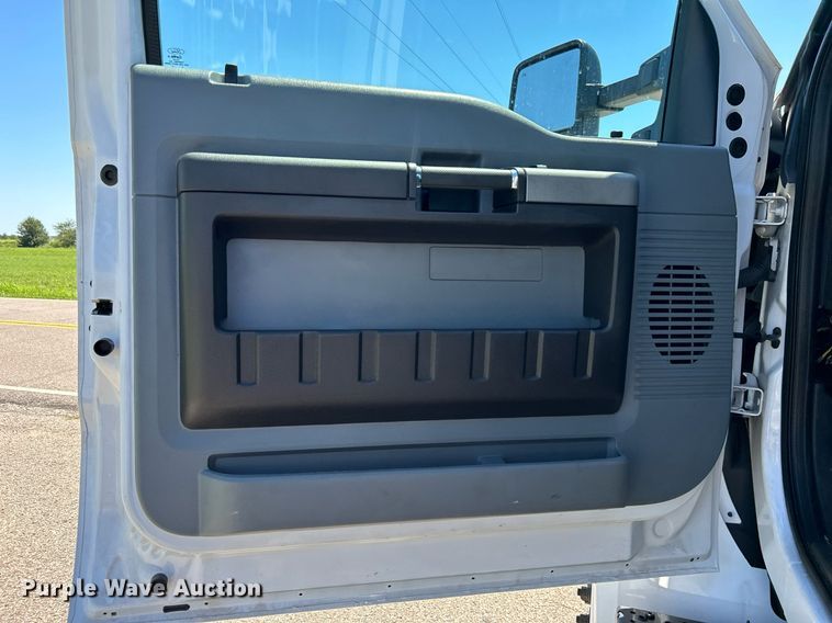 image for item DJ6262 2018  Ford F750 Super Duty  truck cab and chassis