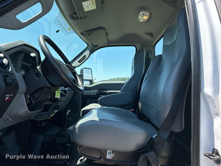 image for item DJ6262 2018  Ford F750 Super Duty  truck cab and chassis